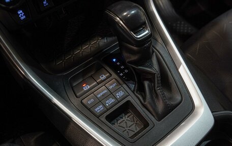 Toyota RAV4, 2020 год, 3 300 000 рублей, 16 фотография