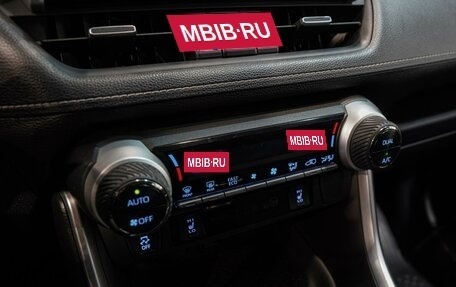 Toyota RAV4, 2020 год, 3 300 000 рублей, 15 фотография