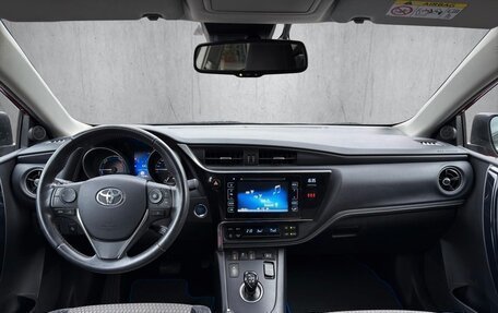 Toyota Auris II, 2017 год, 2 000 000 рублей, 18 фотография