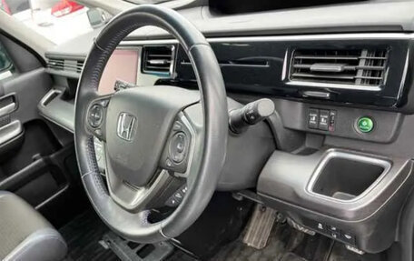 Honda Stepwgn IV, 2021 год, 2 550 000 рублей, 14 фотография