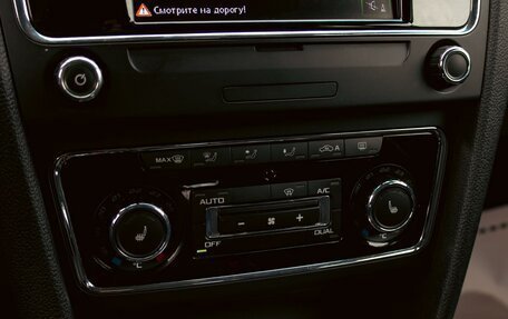 Skoda Superb III рестайлинг, 2014 год, 995 000 рублей, 15 фотография