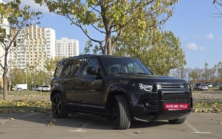 Land Rover Defender II, 2022 год, 11 000 000 рублей, 3 фотография