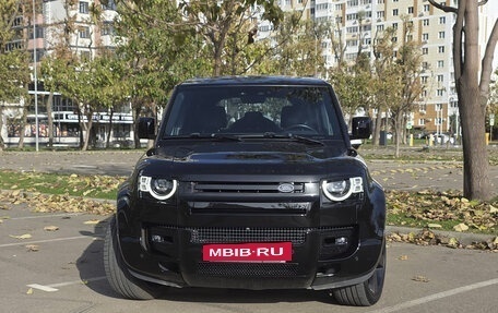 Land Rover Defender II, 2022 год, 11 000 000 рублей, 2 фотография