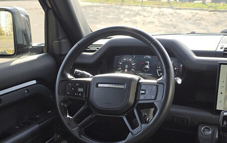 Land Rover Defender II, 2022 год, 11 000 000 рублей, 18 фотография