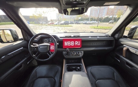 Land Rover Defender II, 2022 год, 11 000 000 рублей, 17 фотография