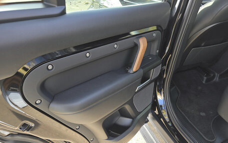 Land Rover Defender II, 2022 год, 11 000 000 рублей, 37 фотография