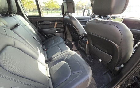 Land Rover Defender II, 2022 год, 11 000 000 рублей, 33 фотография