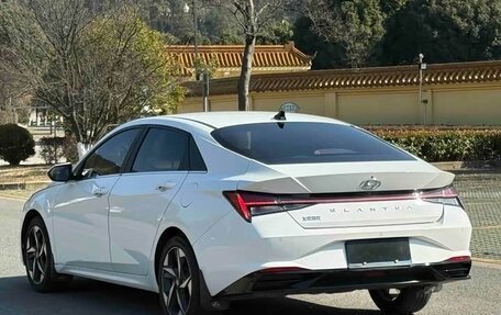 Hyundai Elantra, 2022 год, 1 590 000 рублей, 3 фотография