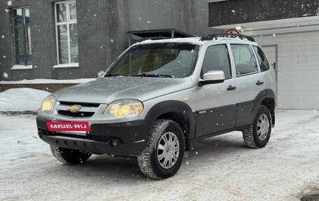 Chevrolet Niva I рестайлинг, 2017 год, 737 000 рублей, 2 фотография