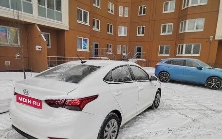 Hyundai Solaris II рестайлинг, 2017 год, 950 000 рублей, 3 фотография