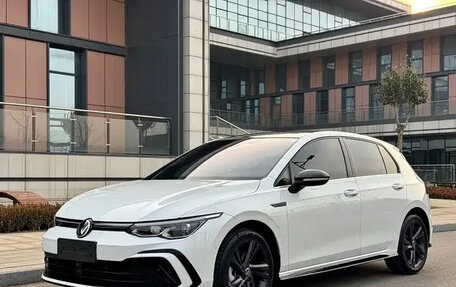 Volkswagen Golf VIII, 2023 год, 1 790 000 рублей, 1 фотография