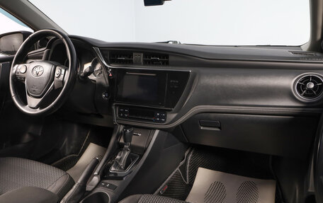 Toyota Corolla, 2018 год, 2 099 000 рублей, 10 фотография