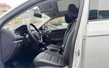 Volkswagen T-Roc I, 2022 год, 1 450 000 рублей, 10 фотография