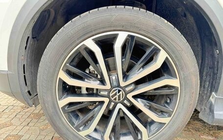 Volkswagen T-Roc I, 2022 год, 1 450 000 рублей, 21 фотография