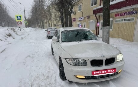 BMW 1 серия, 2010 год, 700 000 рублей, 2 фотография