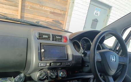 Honda Fit III, 2002 год, 250 000 рублей, 11 фотография