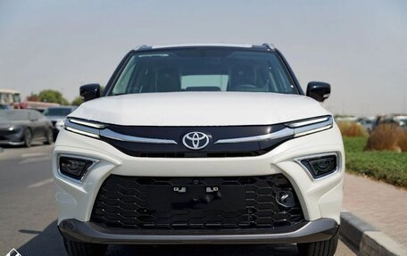 Toyota Urban Cruiser, 2025 год, 3 160 000 рублей, 2 фотография