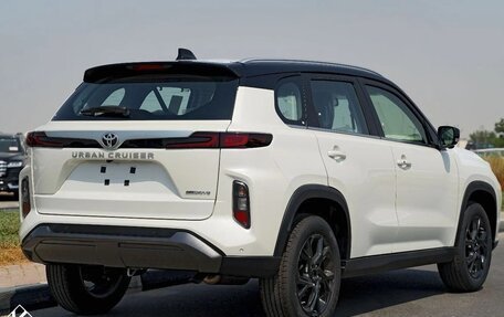 Toyota Urban Cruiser, 2025 год, 3 160 000 рублей, 6 фотография