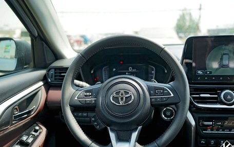 Toyota Urban Cruiser, 2025 год, 3 160 000 рублей, 13 фотография