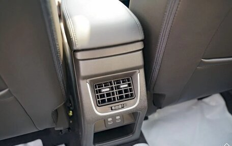 Toyota Urban Cruiser, 2025 год, 3 160 000 рублей, 19 фотография