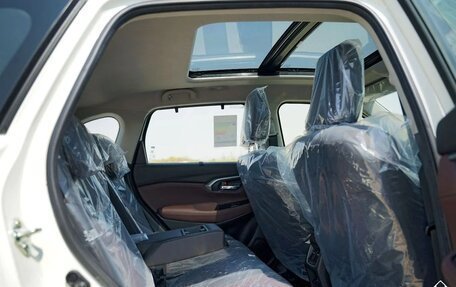 Toyota Urban Cruiser, 2025 год, 3 160 000 рублей, 21 фотография