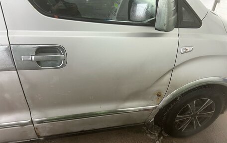 Hyundai Grand Starex Grand Starex I рестайлинг 2, 2007 год, 1 050 000 рублей, 11 фотография