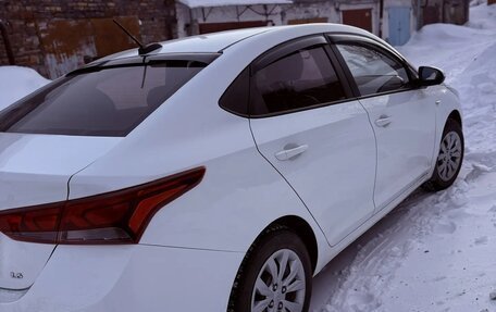 Hyundai Solaris II рестайлинг, 2017 год, 1 420 000 рублей, 5 фотография