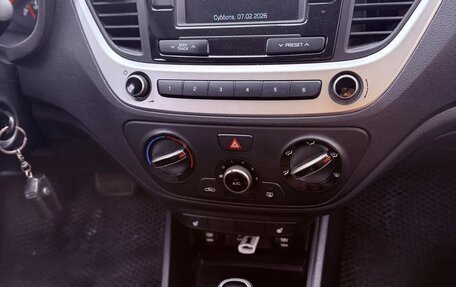 Hyundai Solaris II рестайлинг, 2017 год, 1 420 000 рублей, 10 фотография