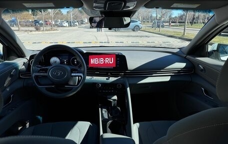 Hyundai Elantra, 2023 год, 2 150 000 рублей, 16 фотография