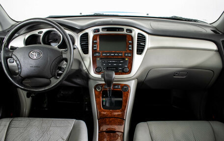 Toyota Highlander III, 2005 год, 612 000 рублей, 12 фотография