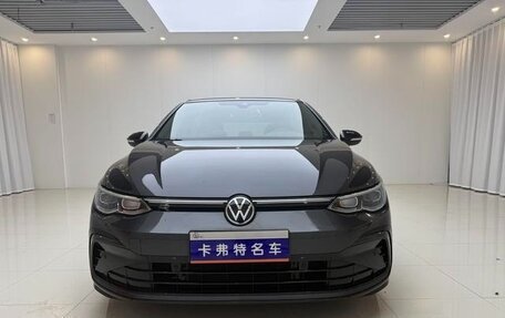 Volkswagen Golf VIII, 2022 год, 1 400 000 рублей, 2 фотография