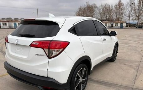 Honda Vezel, 2022 год, 1 300 000 рублей, 6 фотография
