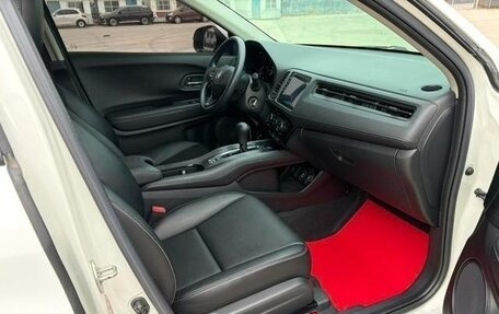 Honda Vezel, 2022 год, 1 300 000 рублей, 10 фотография