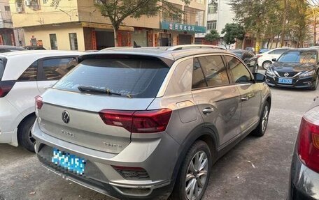 Volkswagen T-Roc I, 2023 год, 1 420 000 рублей, 6 фотография