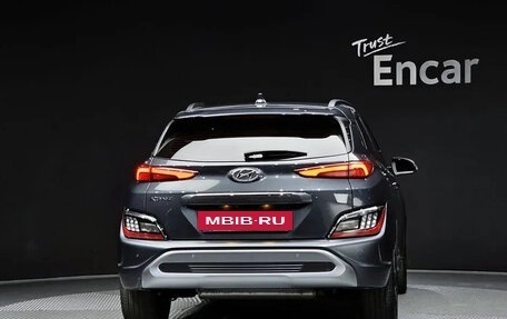 Hyundai Kona I, 2022 год, 1 290 000 рублей, 4 фотография