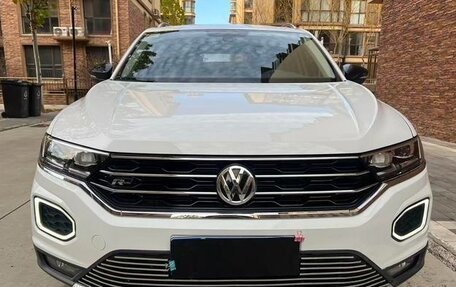 Volkswagen T-Roc I, 2022 год, 1 450 000 рублей, 2 фотография
