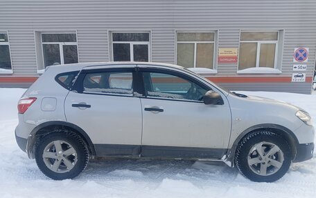 Nissan Qashqai, 2011 год, 670 000 рублей, 2 фотография