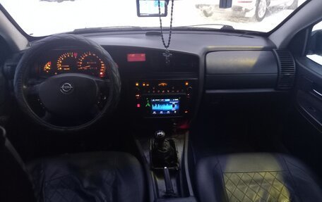 Opel Omega B, 2002 год, 205 000 рублей, 4 фотография