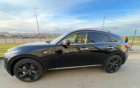 Infiniti FX II, 2011 год, 2 000 000 рублей, 1 фотография