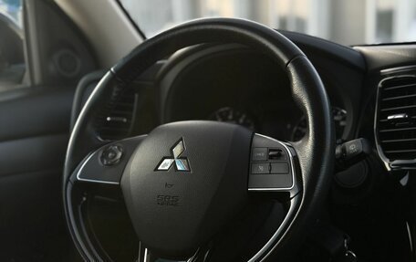 Mitsubishi Outlander III рестайлинг 3, 2018 год, 1 830 000 рублей, 18 фотография