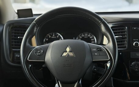 Mitsubishi Outlander III рестайлинг 3, 2018 год, 1 830 000 рублей, 19 фотография