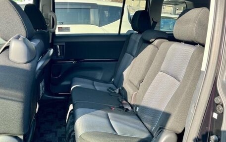 Toyota ISis I, 2016 год, 890 555 рублей, 12 фотография