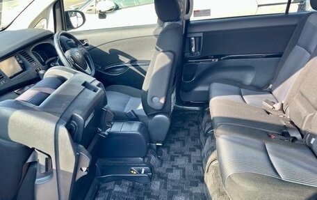 Toyota ISis I, 2016 год, 890 555 рублей, 14 фотография