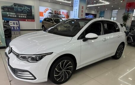 Volkswagen Golf VIII, 2022 год, 1 487 000 рублей, 2 фотография