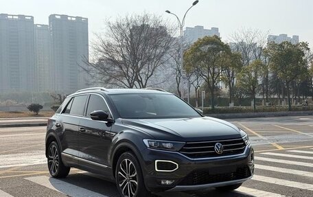 Volkswagen T-Roc I, 2023 год, 1 430 000 рублей, 3 фотография