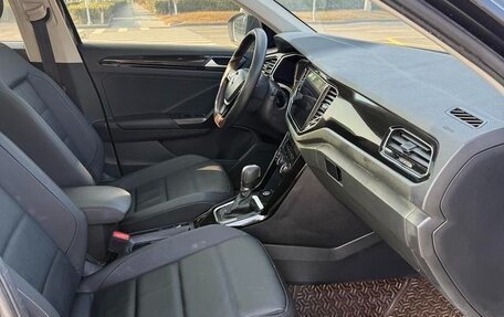 Volkswagen T-Roc I, 2023 год, 1 430 000 рублей, 8 фотография