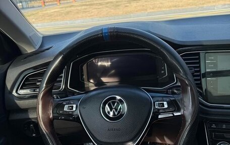 Volkswagen T-Roc I, 2023 год, 1 430 000 рублей, 10 фотография