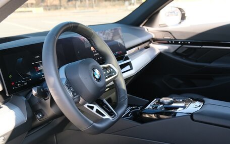 BMW 5 серия, 2024 год, 6 450 000 рублей, 6 фотография