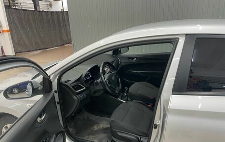 Hyundai Solaris II рестайлинг, 2017 год, 1 099 000 рублей, 6 фотография