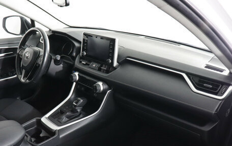 Toyota RAV4, 2021 год, 2 897 000 рублей, 8 фотография